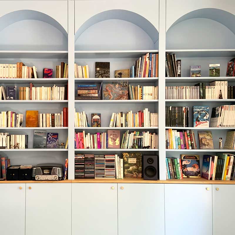 Bibliothèque en MDF peint et châtaignier - Conception #Arkreation